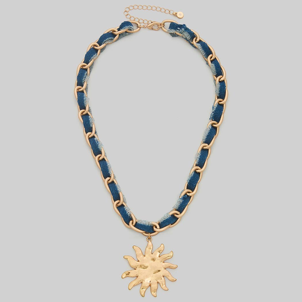HAMMERED SUN PENDANT DENIM FABRIC NECKLACE