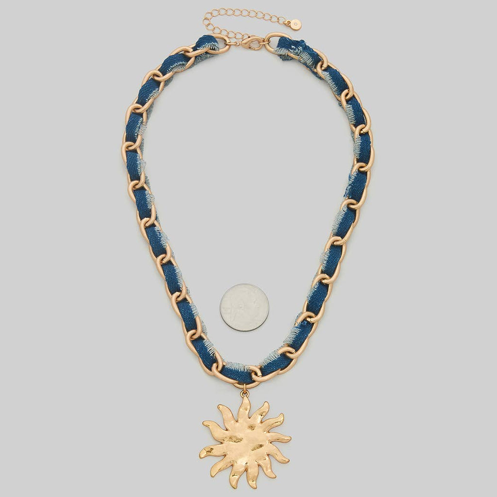 HAMMERED SUN PENDANT DENIM FABRIC NECKLACE