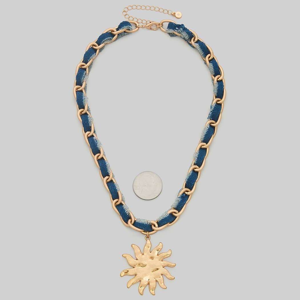 HAMMERED SUN PENDANT DENIM FABRIC NECKLACE