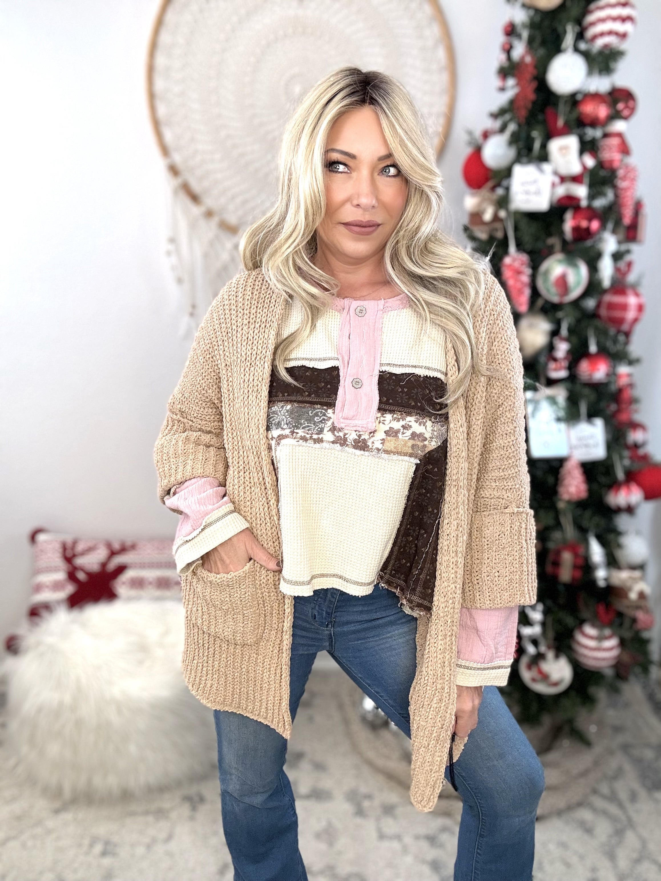 The Weekend Wanderer Cardigan-Taupe