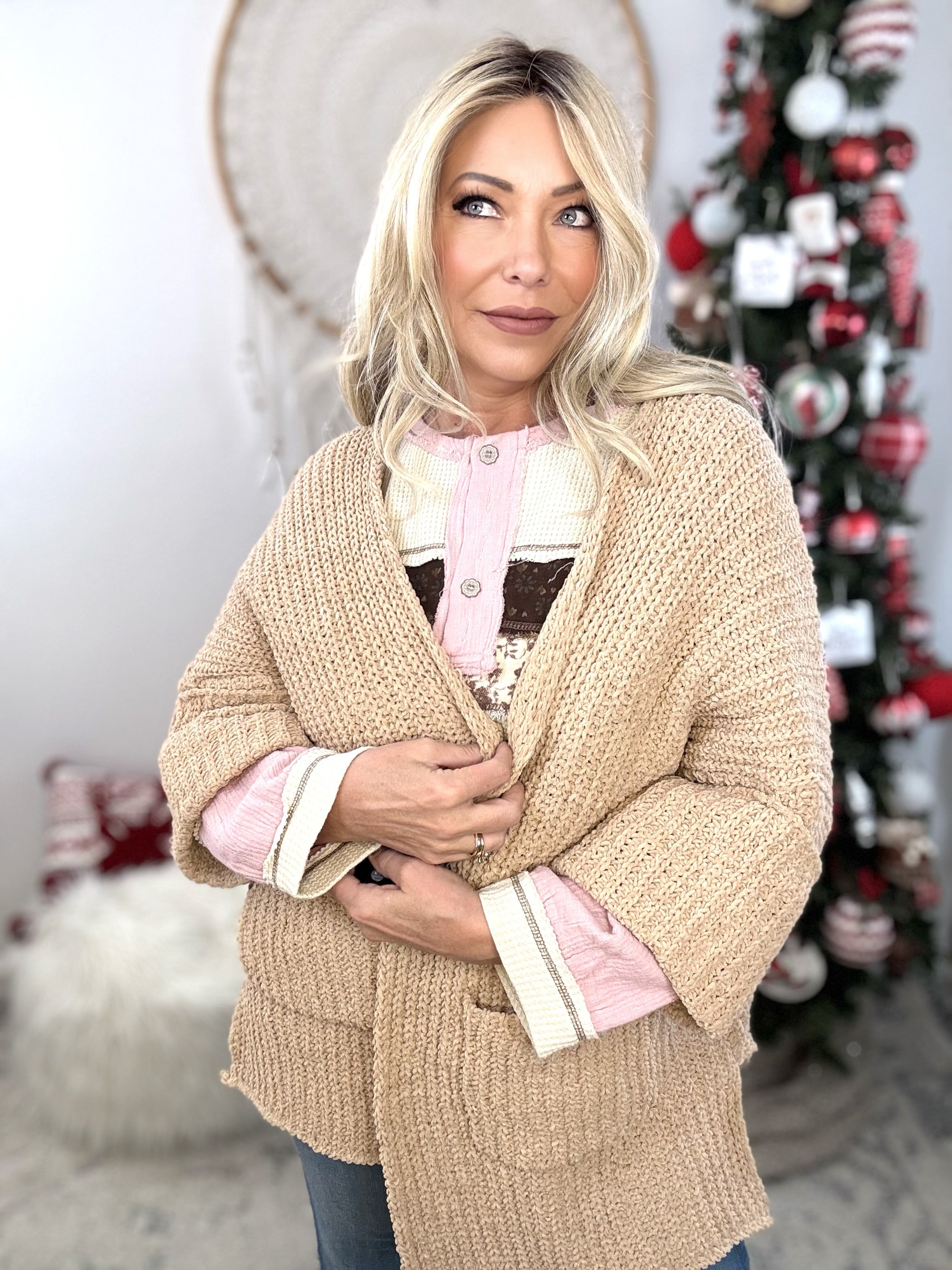 The Weekend Wanderer Cardigan-Taupe