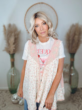 Load image into Gallery viewer, Sweet Edge Floral Beaded Vest-Pink
