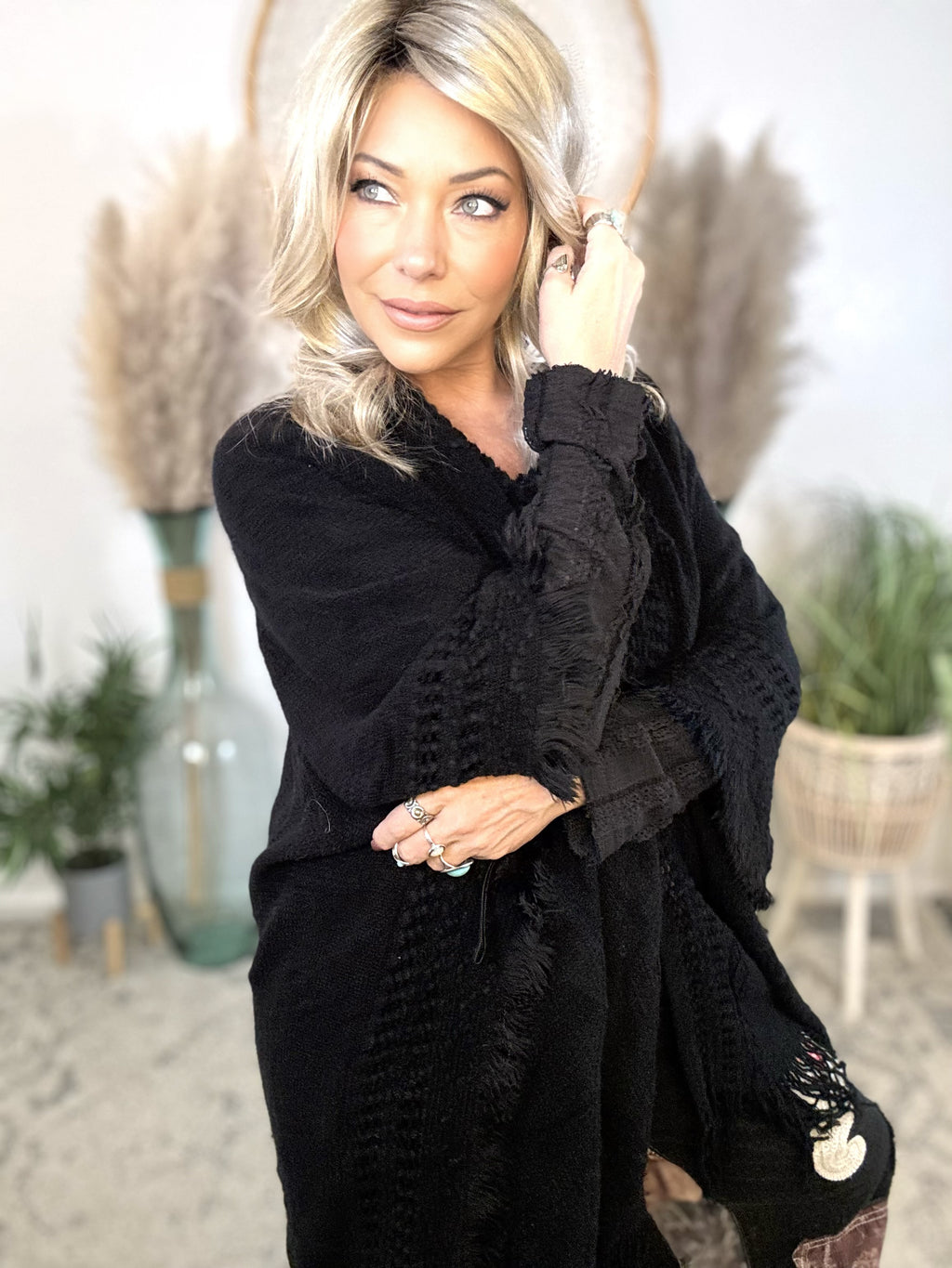 Frayed Heart Knit Kimono-Black