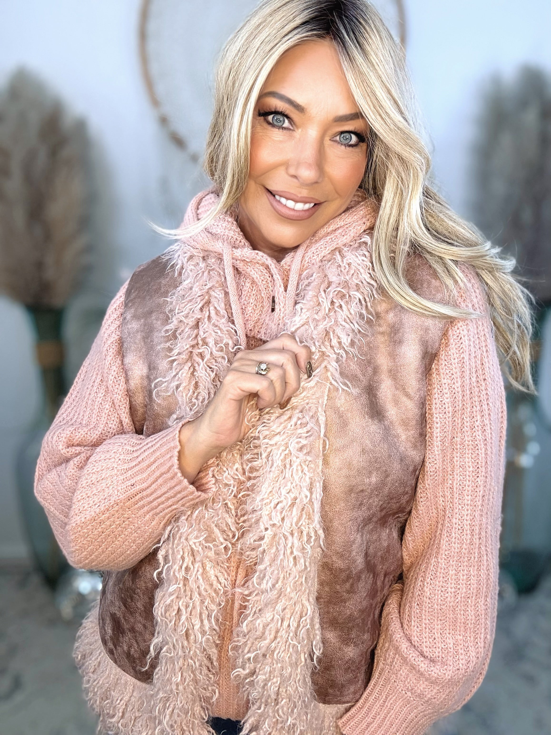 The Canyon Belle Fur Vest-Pink