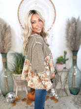 Load image into Gallery viewer, Heirloom Threads Sweater Top
