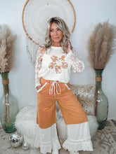 Load image into Gallery viewer, Step Into Spring Contrast Pants-Apricot
