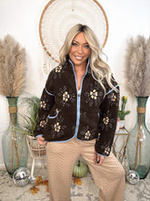 Load image into Gallery viewer, Campfire Luxe Fleece Jacket-Mocha/Floral Mix
