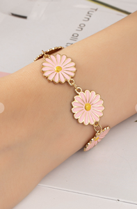 Retro Daisy Bracelet